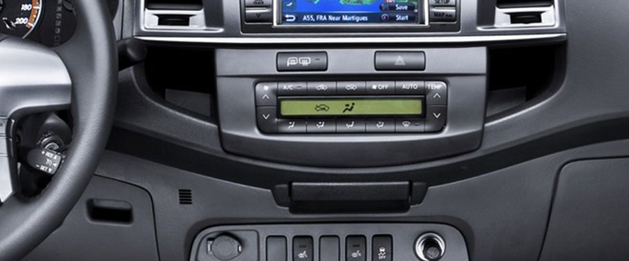 Side AC Controls of Toyota Hilux (2005-2015)