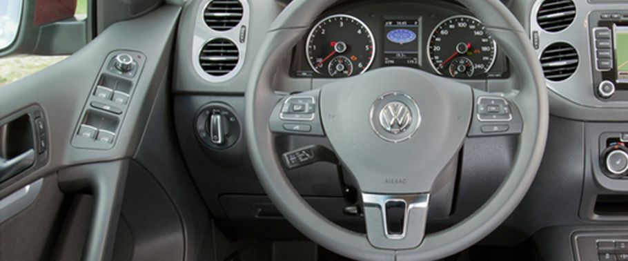 Volkswagen Tiguan 2015 Drivers Side In Side Door Controls