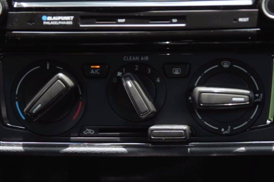 Front AC Controls of Volkswagen Santana GTS Front AC Controls of Volkswagen Santana GTS