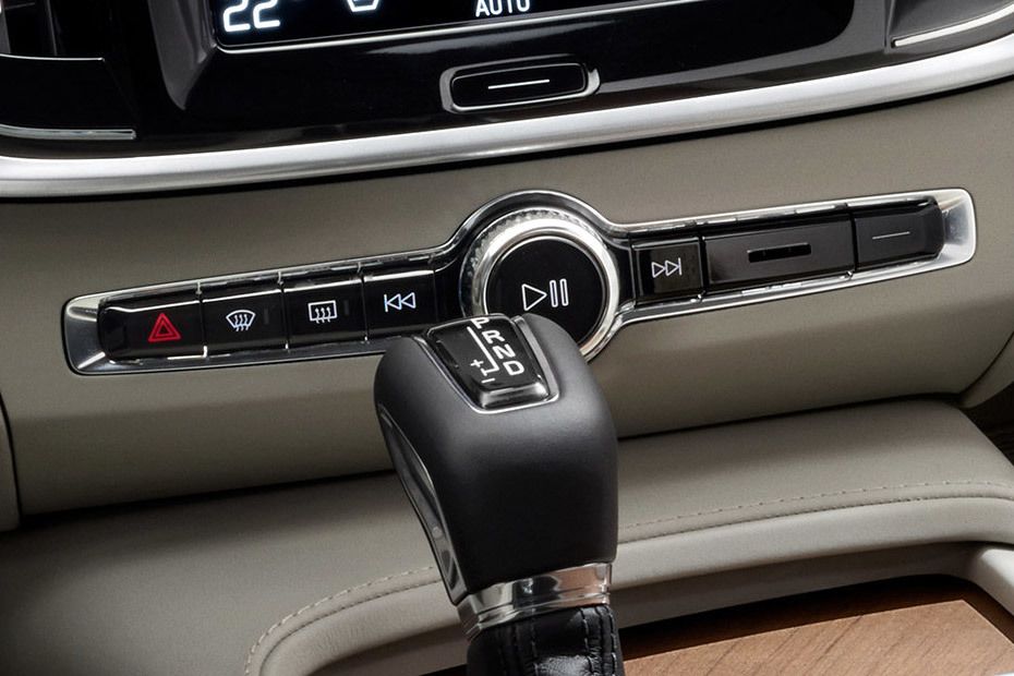 Volvo S90 Stereo View