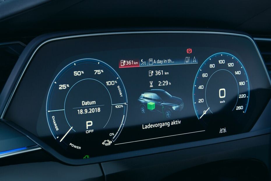 Audi E-Tron Tachometer