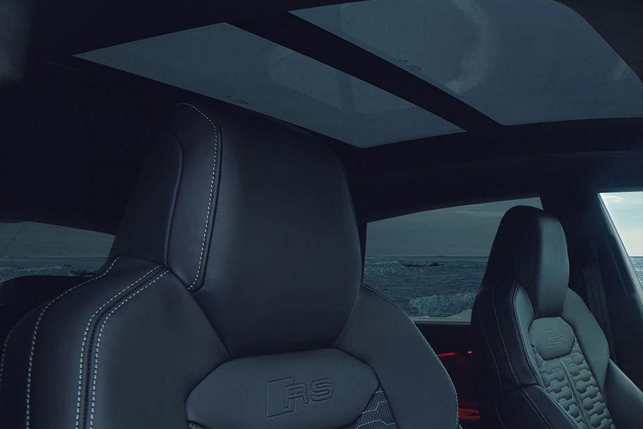 RS Q8 Front Seat Headrest