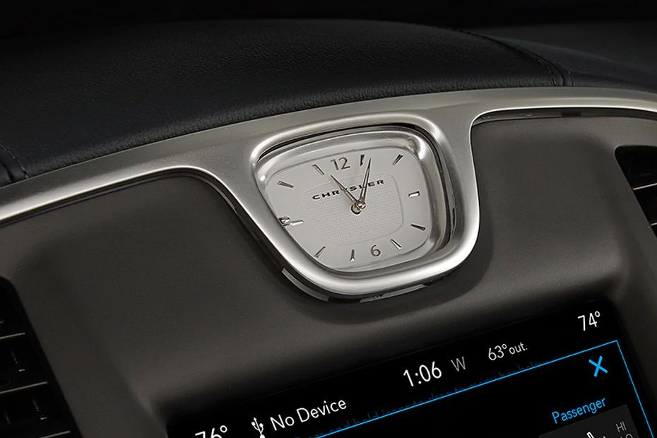 Chrysler 300C Clock