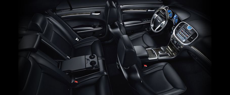 Chrysler 300C 2015 Front And Rear Seats Together