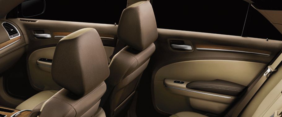 300C 2015 Front Seat Headrest