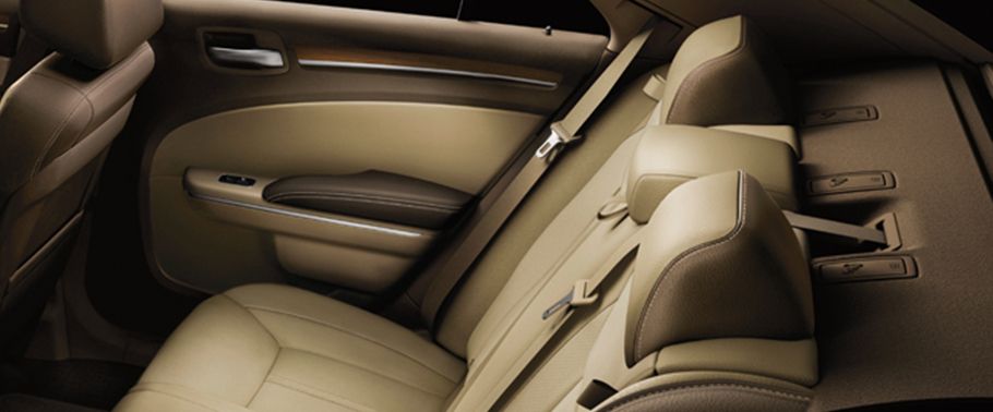 300C 2015 Rear Seat Head rest