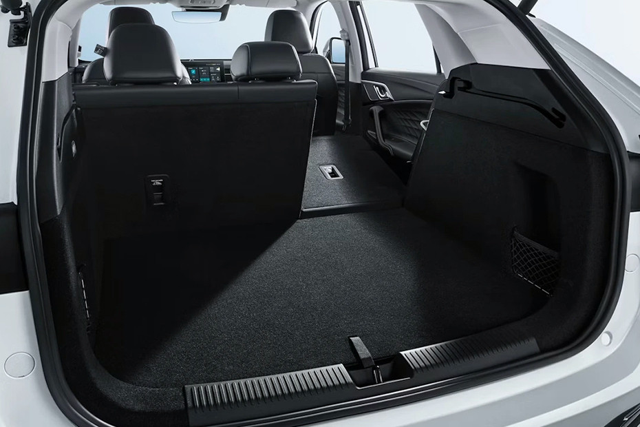 Folding Seats of MG HS Hybrid