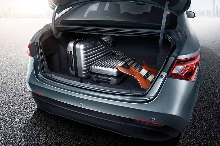 MG GT (2013-2022) Storage Closer View MG GT (2013-2022) Storage Closer View