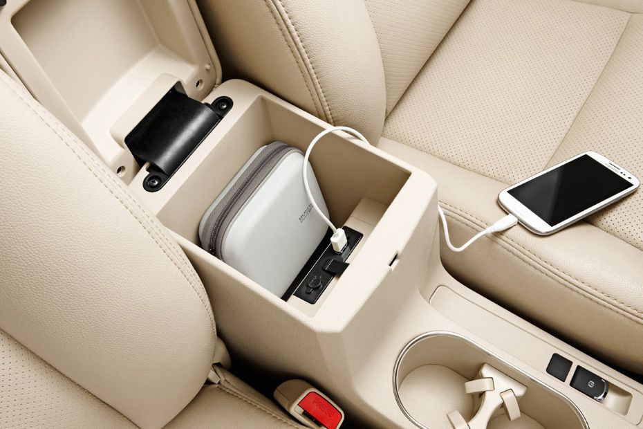 BYD F5 Power Accessories Outlet View BYD F5 Power Accessories Outlet View