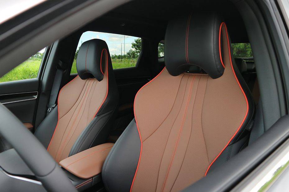 BYD Sealion 6 DM-i Front Seats