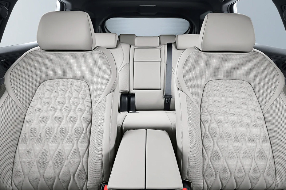 BYD Tang DM-i Front And Rear Seats Together