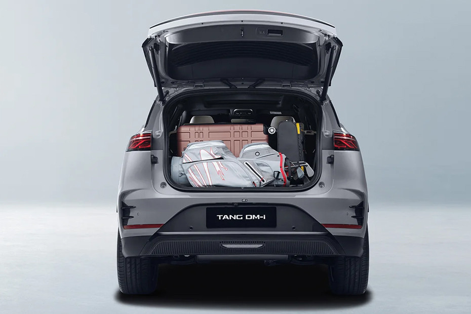 Tang DM-i Trunk Open