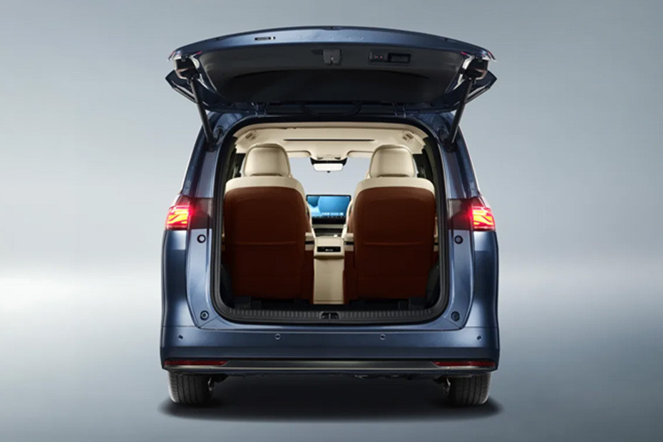 Folding Seats of BYD eMAX 9 DM-i