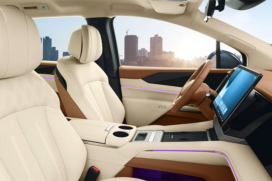 eMAX 9 DM-i Front Seats