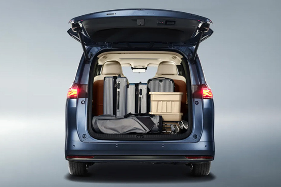 Storage Closer View of BYD eMAX 9 DM-i