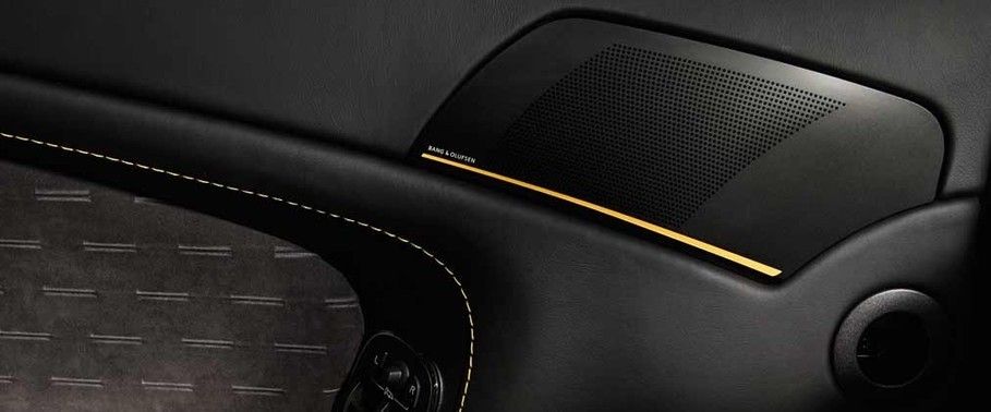 Speakers View of Aston Martin Vantage N430