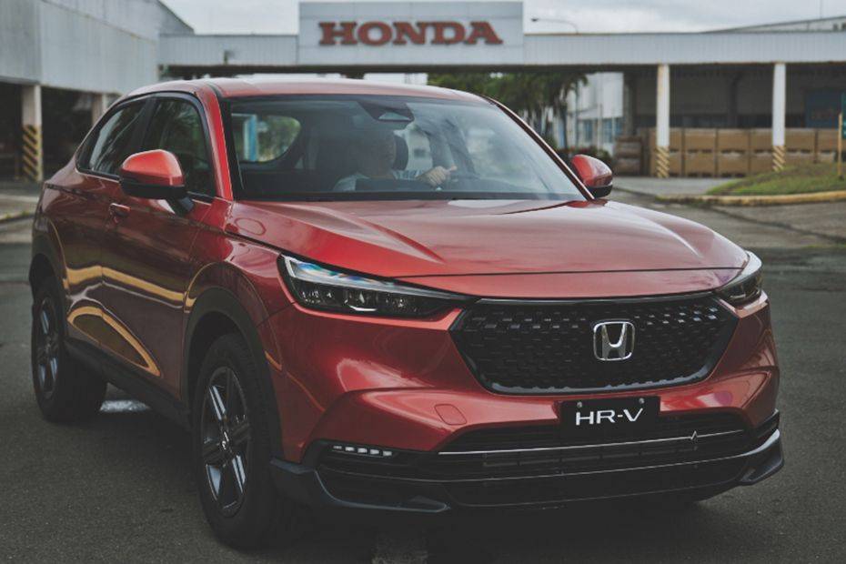 Honda HR-V front angle low view Honda HR-V front angle low view