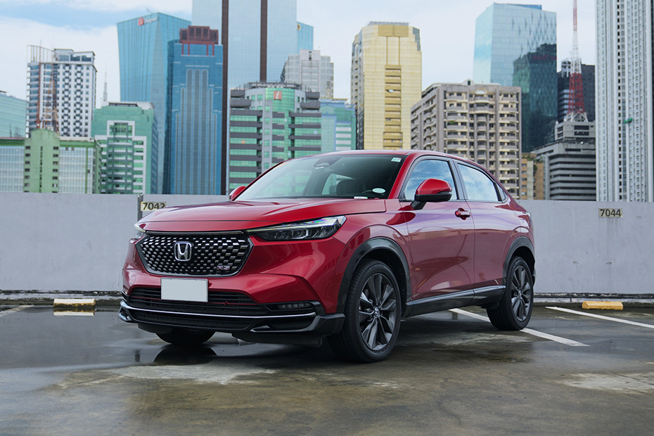 Honda HR-V front angle low view