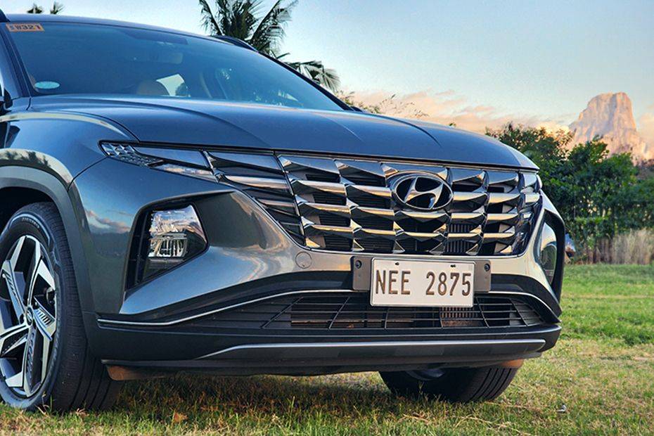 Hyundai Tucson grille view Hyundai Tucson grille view