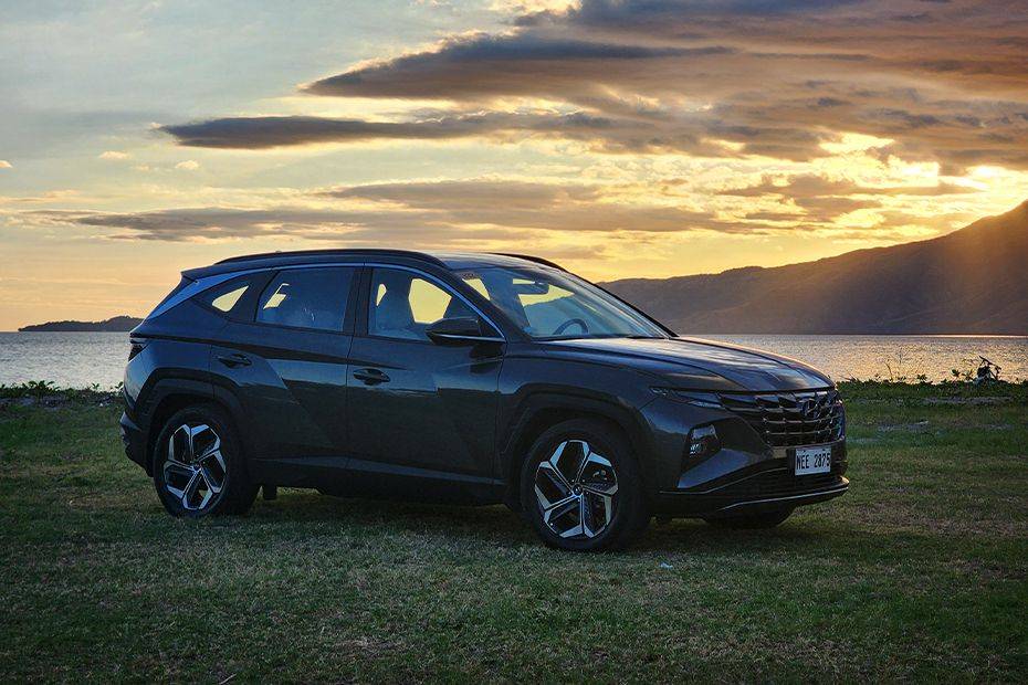 Hyundai Tucson side view Hyundai Tucson side view