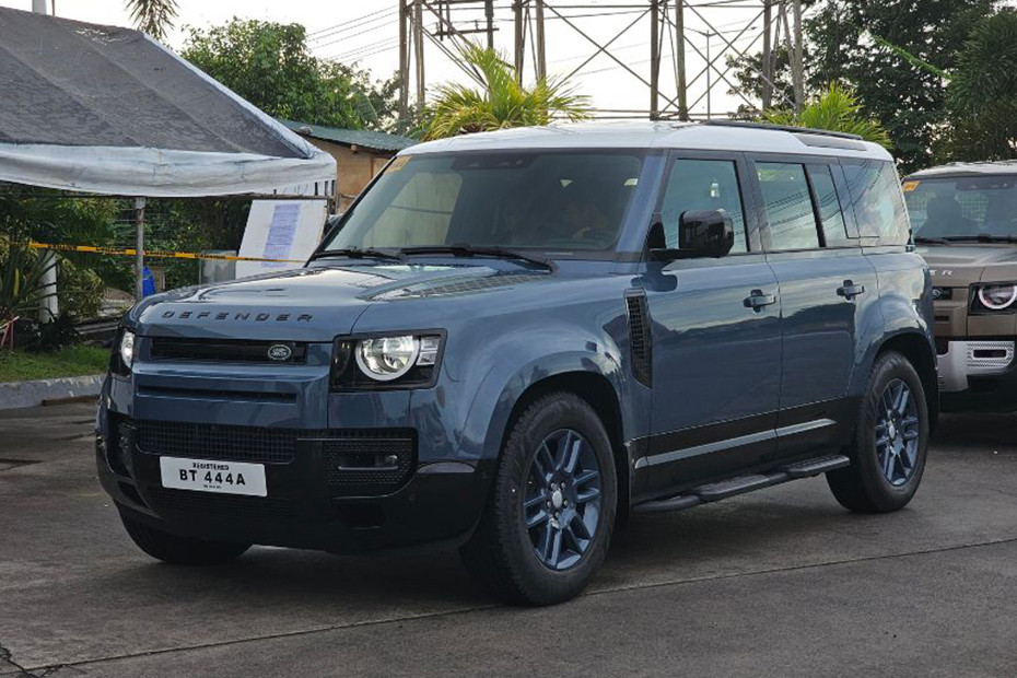 Land Rover Defender 110 front cross side view Land Rover Defender 110 front cross side view
