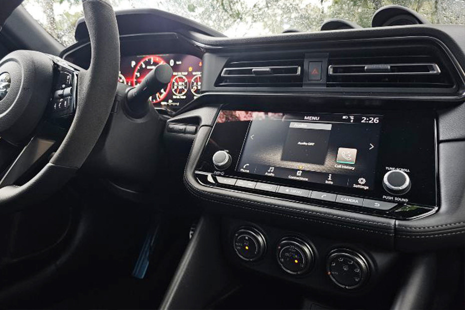 Nissan Z Stereo View Nissan Z stereo view