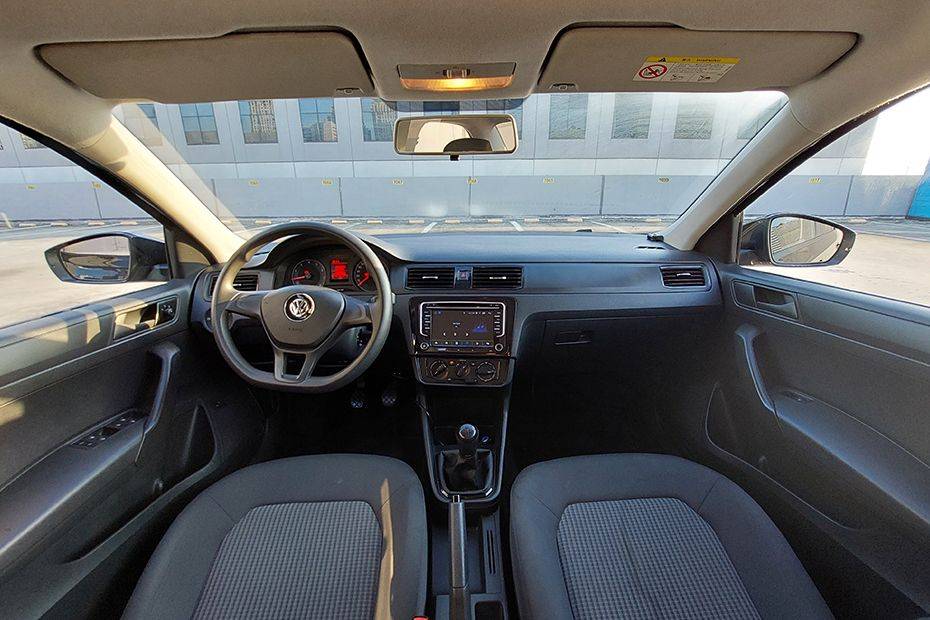 Volkswagen Santana dashboard view Volkswagen Santana dashboard view