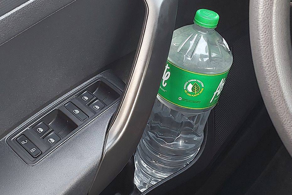 Volkswagen Santana side bottle holder Volkswagen Santana side bottle holder