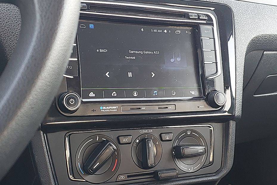 Volkswagen Santana stereo view Volkswagen Santana stereo view