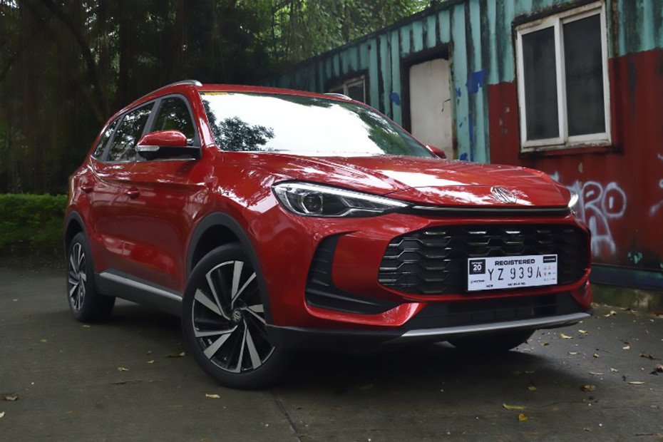 MG ZS front angle low view MG ZS front angle low view