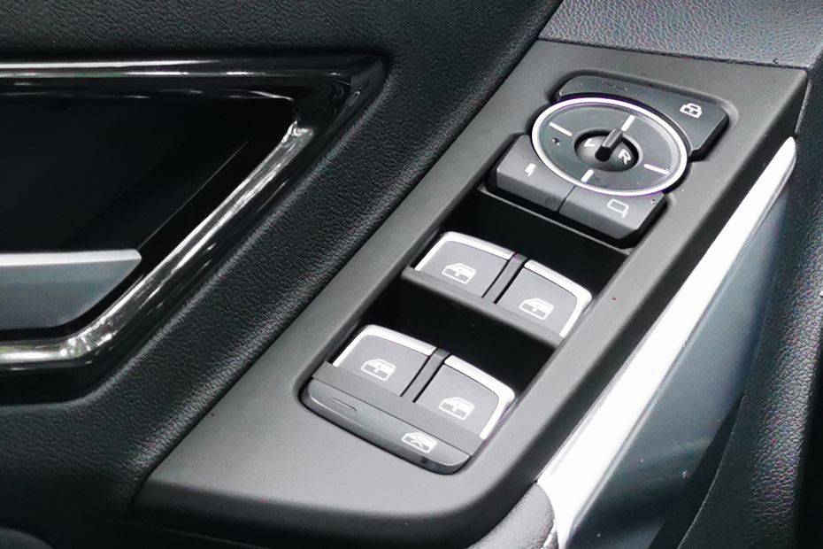 Ford Territory drivers side in side door controls Ford Territory drivers side in side door controls
