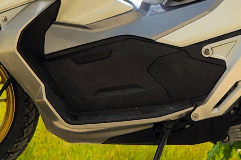 Honda ADV 150 Leg Spacescooter Honda ADV 150 Leg Spacescooter