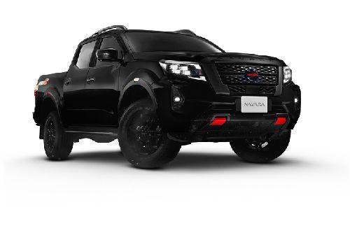 nissan navara black 2022