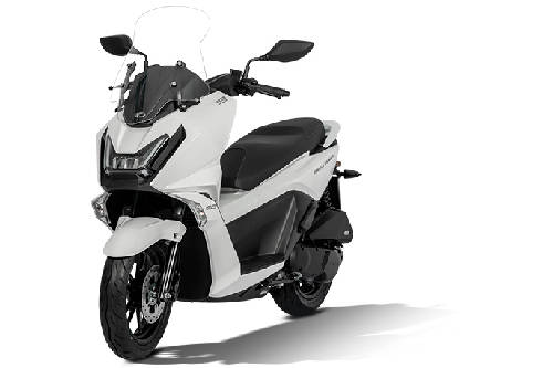 Kymco Skytown 150 vs. Honda ADV 160, Yamaha Nmax, Bristol ADX 160