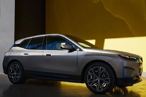 BMW iX Front Cross Side View