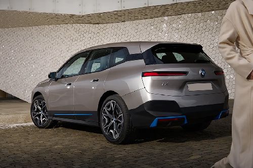 Rear Medium View of BMW iX