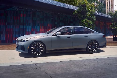 BMW i5 Side Medium View