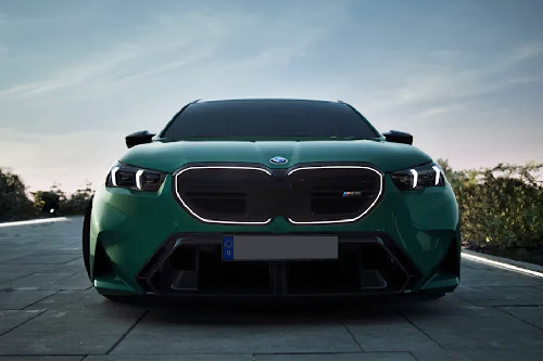 Full Front View Full Front View of M5 Touring