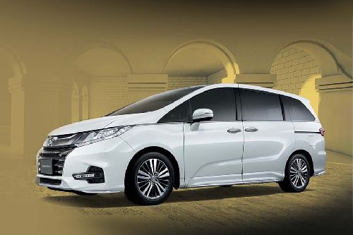 Honda Odyssey vs Kia Carnival Comparison  Zigwheels Philippines