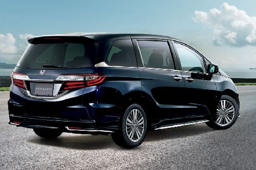 Honda Odyssey vs Kia Carnival Comparison  Zigwheels Philippines