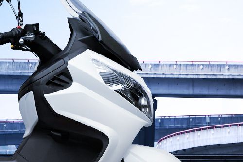 SYM Maxsym 400i Head Light View