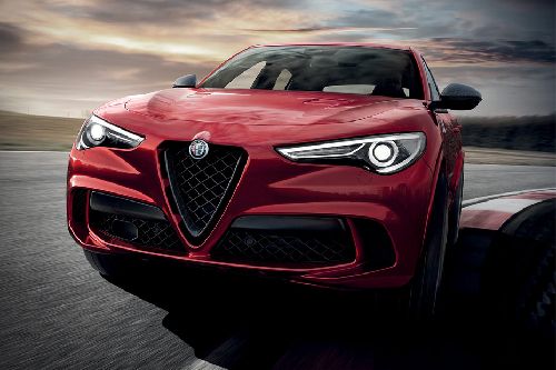 Full Front View Full Front View of Stelvio Quadrifoglio