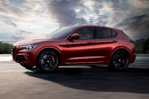Full Side View Alfa Romeo Stelvio Quadrifoglio Full Side View