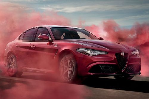Front Side View Alfa Romeo Giulia Quadrifoglio Front Side View