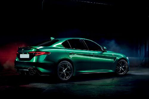 Rear Medium View of Alfa Romeo Giulia Quadrifoglio