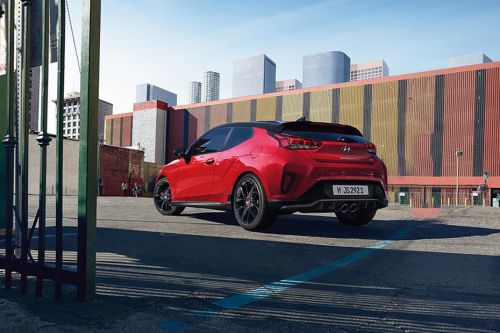 Rear Cross Side View of Hyundai Veloster