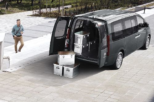 Trunk Open Closer View of Staria