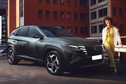 Hyundai Tucson Front Cross Side View