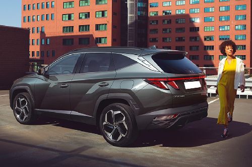 Rear Cross View of Hyundai Tucson