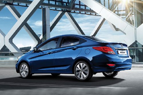 Rear Cross Side View of Hyundai Accent